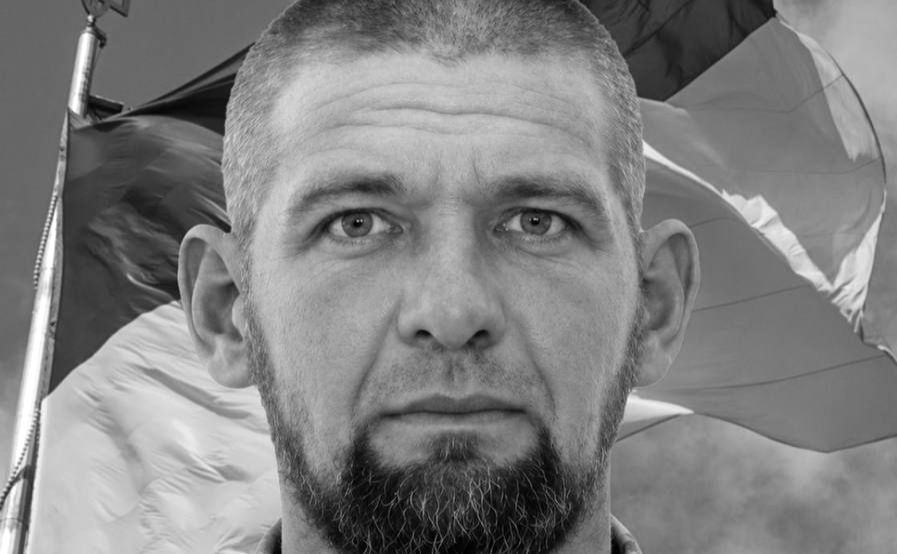 У Броварах прощаються із солдатом Олександром Копицею