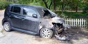 У Києві за ніч підпалили чотири автівки