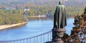 Кияни проголосують за головний символ міста