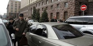 Водії залишатимуть авто у паркінгах замість Хрещатика