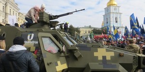 Виставка військової техніки відкрилась на Михайлівській площі