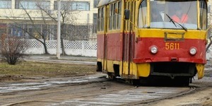 Спеціальні рейси трамваїв організували на лівому березі    