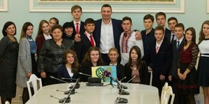 Кличко зустрівся з учнями Донеччини та Луганщини, які приїхали до Києва на канікули