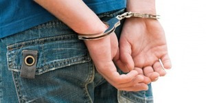 На Подолі онук задушив бабусю телефонним дротом