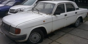 Від засилля нічийних авто рятують комунальники