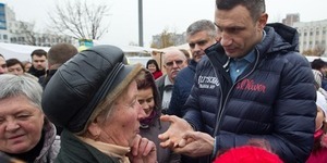 Кличко прибирав на Оболоні та відвідав ярмарок на Троєщині