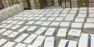 У Києві вилучили контрабандної техніки Apple на 1 млн грн