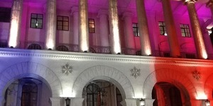 Національну музичну академію України підсвітили в кольори французького прапору