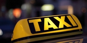 Таксист заснув за кермом та спричинив аварію