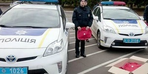 Столична поліція отримала 200 автомобільних аптечок