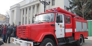 У Верховній Раді шукають вибухівку, але депутатів не евакуюють
