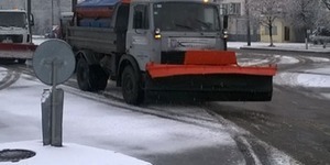 Перший сніг у Києві прибирають 243 спецмашини