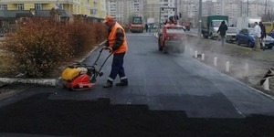 На Троєщині відремонтували тротуари