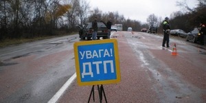 На Київщині зіткнулися рейсова маршрутка та іномарка