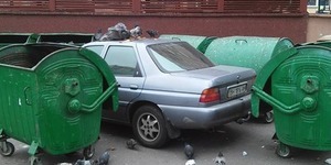 Кияни покарали водія, який заблокував проїзд, незвичним способом