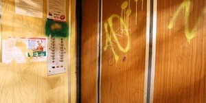 Ліфт ледь не роздушив немовля