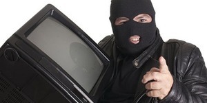Злодій викрав телевізор з магазину на очах у свідків