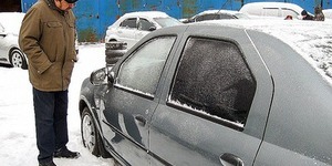«Київавтодор» просить водіїв не залишати авто на узбіччях доріг