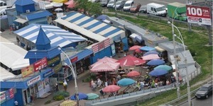 Влада розгляне петицію щодо демонтажу МАФів біля станцій метро та у підземних переходах