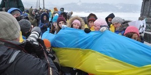 Що таке Соборність для Вас, та чи дійсно наша держава є дійсно Соборною державою? Таке питання задали учасникам акції "Живий ланцюг соборності"