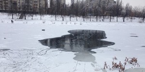 Поліцейські врятували життя двом потопаючим на Русанівці
