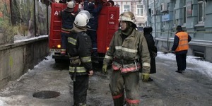Мешканці згорілого будинку на Михайлівській живуть в руїнах