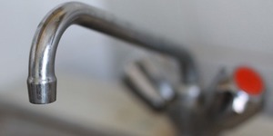 У Київенерго доповіли хто сьогодні без гарячої води чи опалення