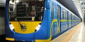 Сьогодні метро працюватиме на годину довше