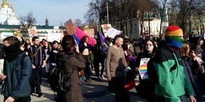 Українки виборюють рівні з чоловіками права