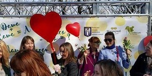 У столиці відремонтували Міст закоханих