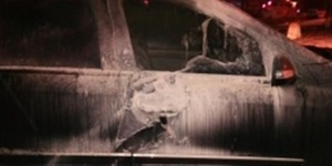 Столичні рятувальники двічі за ніч виїжджали аби загасити палаючі авто