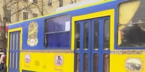 Маленьких киян закликають встигнути проїхатися Казковим трамваєм