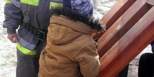 Рятувальники визволили 8-річного хлопчика з пастки на дитячому майданчику