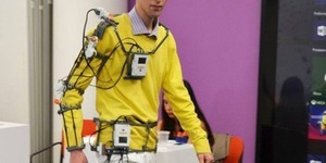 "Рука кіборга" вчить інвалідів заново ходити