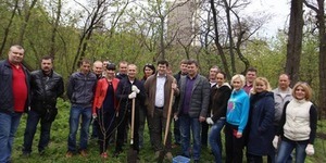Геннадій Пліс та Роман Насіров посадили дерева на Пейзажці