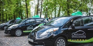 У Києві з'явилися таксі-електромобілі з безкоштовним Wi-Fi