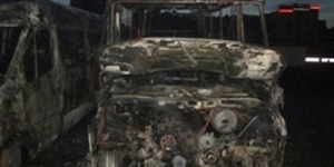 Два мікроавтобуси згоріли на автостанції в Шевченківському районі