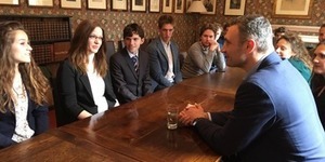 Кличко поспілкувався у Великобританії зі студентами Оксфорда