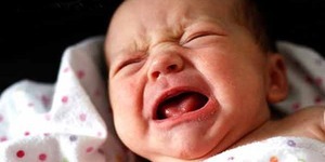 П'яний батько ледь не вбив новонароджену дитину