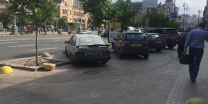 На Хрещатику знову розбили напівсфери