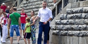 Кличко відкрив відновлені сходи на території музею історії України