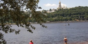 Столичний пляж закрили через кишкову паличку