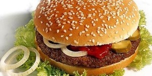 Сьогодні відзначають День народження гамбургера