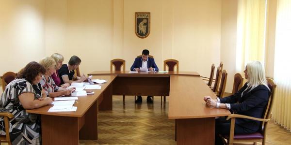 На Печерську назвали найбільших боржників плати за землю