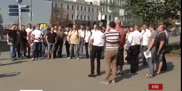 З Верховної ради до Бессарабки: у Києві флешмоб на підтримку Євробачення