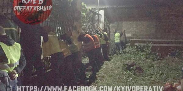 Від "Ганьба, мусора" до "Слава поліції": на Святошині поліція гасила конфлікт