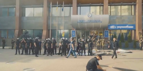 Конфлікт на Святошино: замість дитсадка – 25-поверхівка