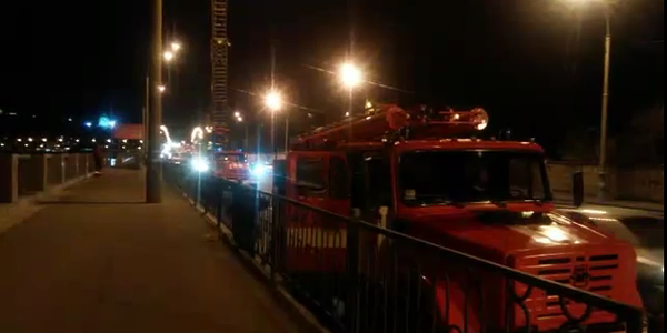 Рятувальники показали, як гасили пожежу на Подільсько-Воскресенському мосту [відео]