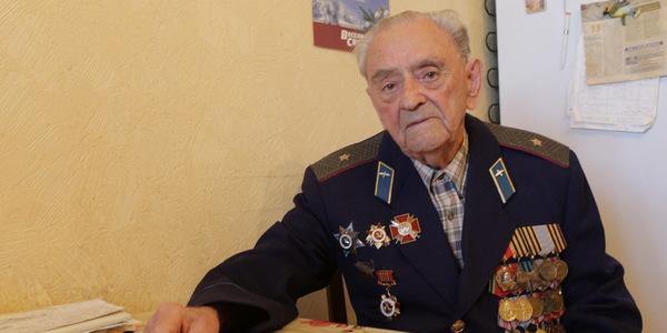 Останній Герой читає книги і не скаржиться на життя