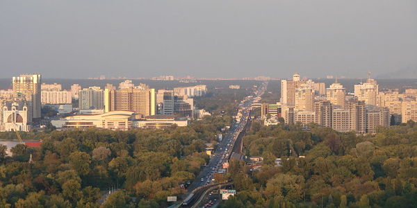 Сьогодні обмежать рух на Броварському проспекті